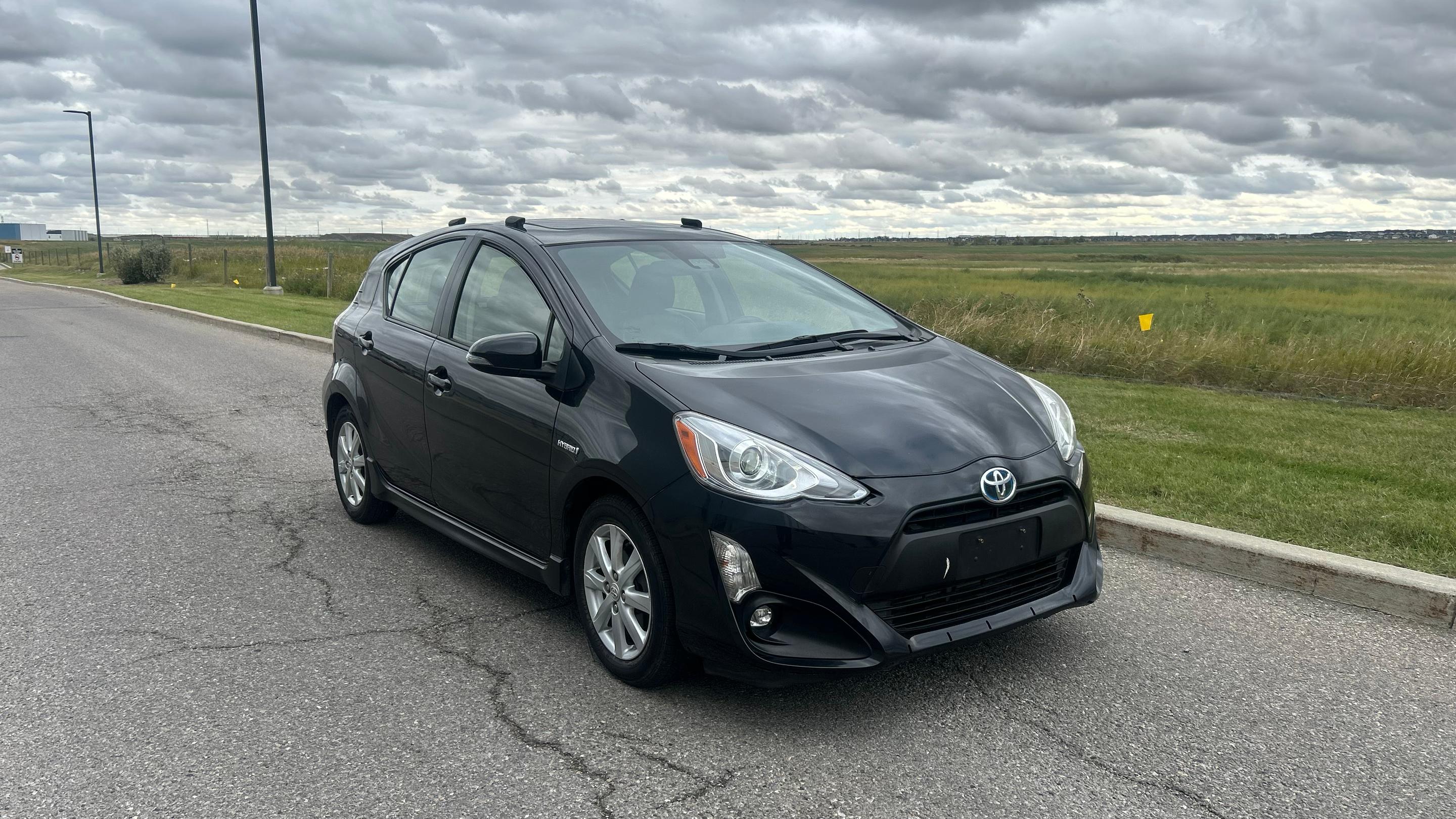 Toyota Prius c 2017 in Calgary, AB