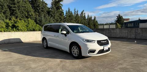 Chrysler Pacifica 2023