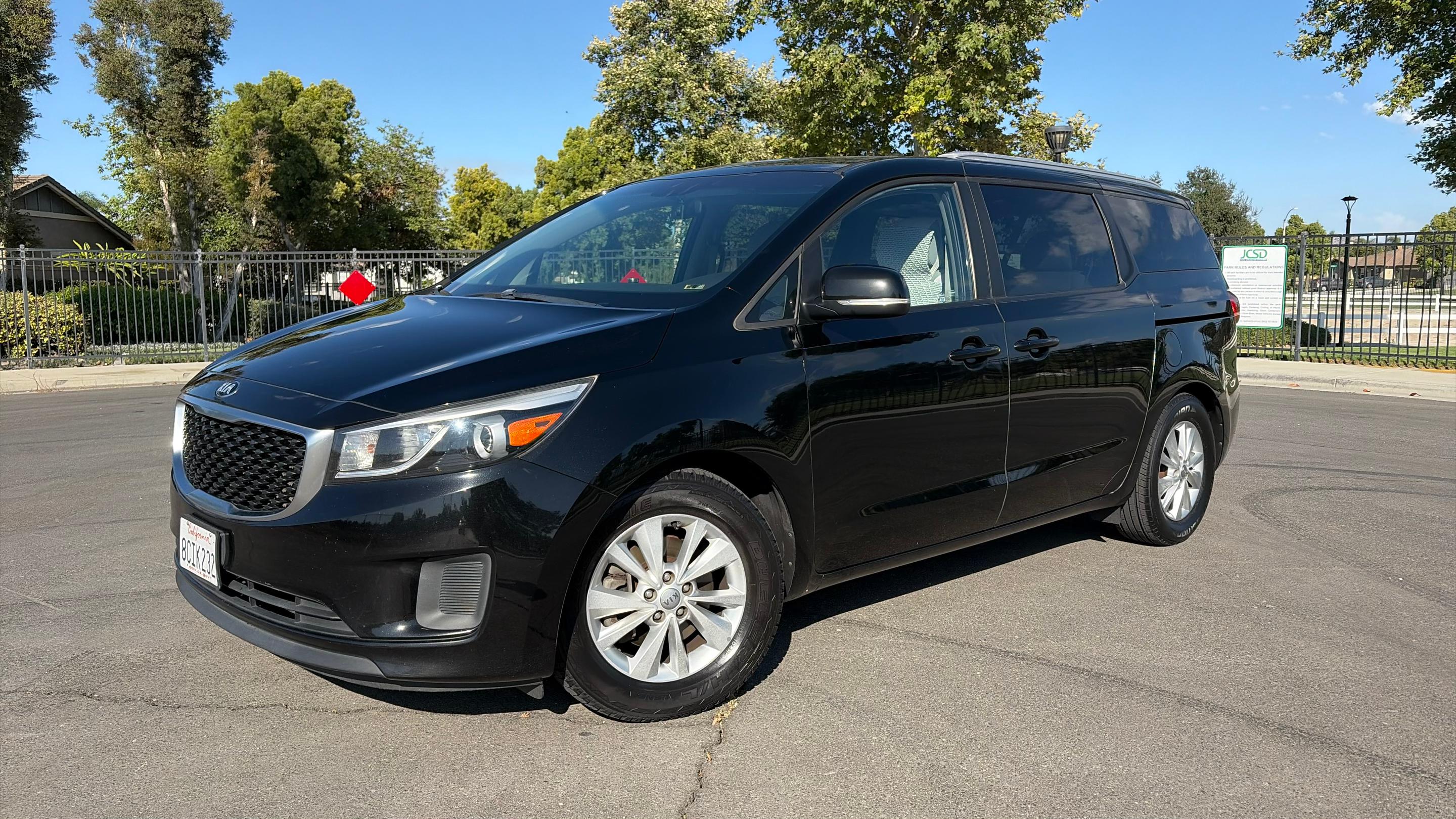 Kia Sedona 2016 in Eastvale, CA