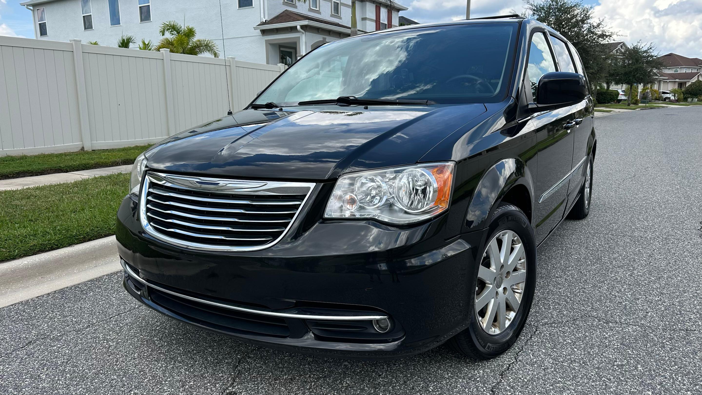 Chrysler Town & Country 2016 in 