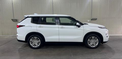 Mitsubishi OUTLANDER 2022