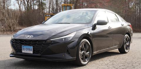 Hyundai Elantra 2022