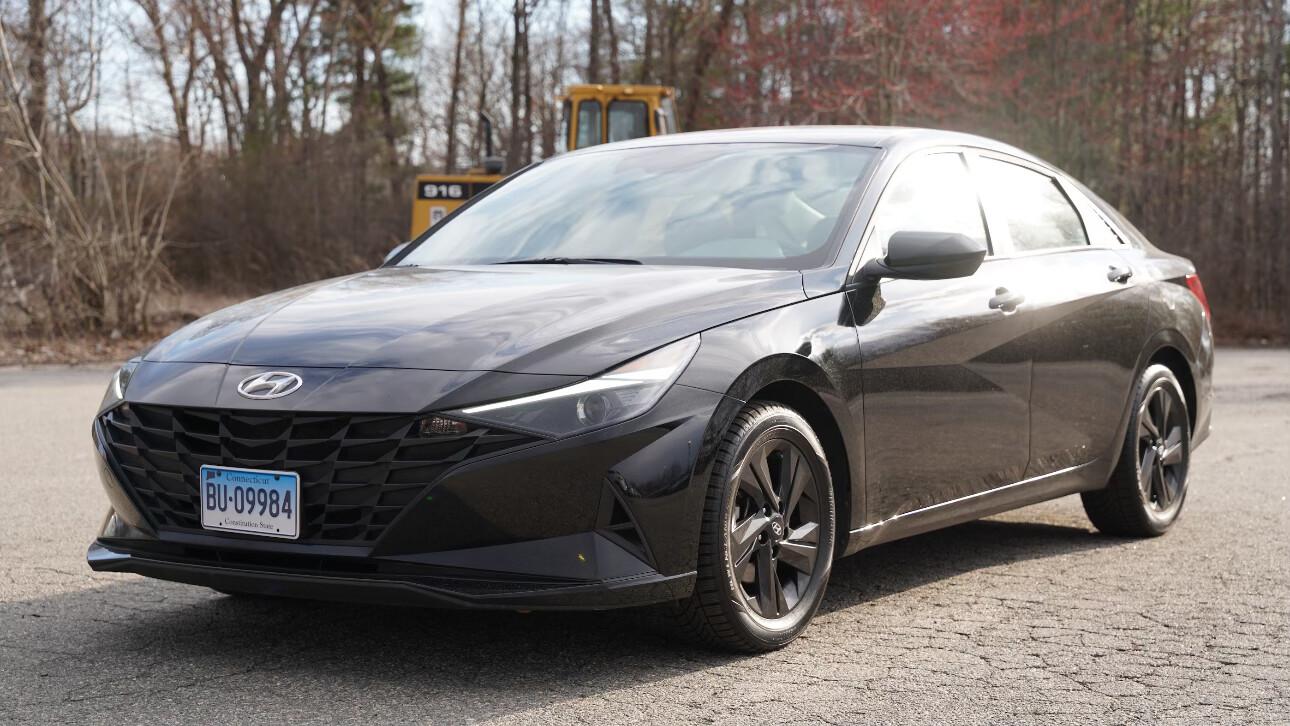Hyundai Elantra 2022 in 