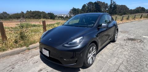 Tesla Model Y 2024
