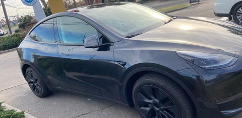 Tesla Model Y 2025