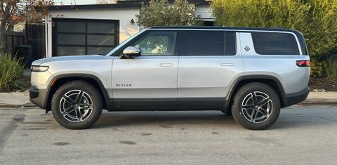 Rivian R1S 2025