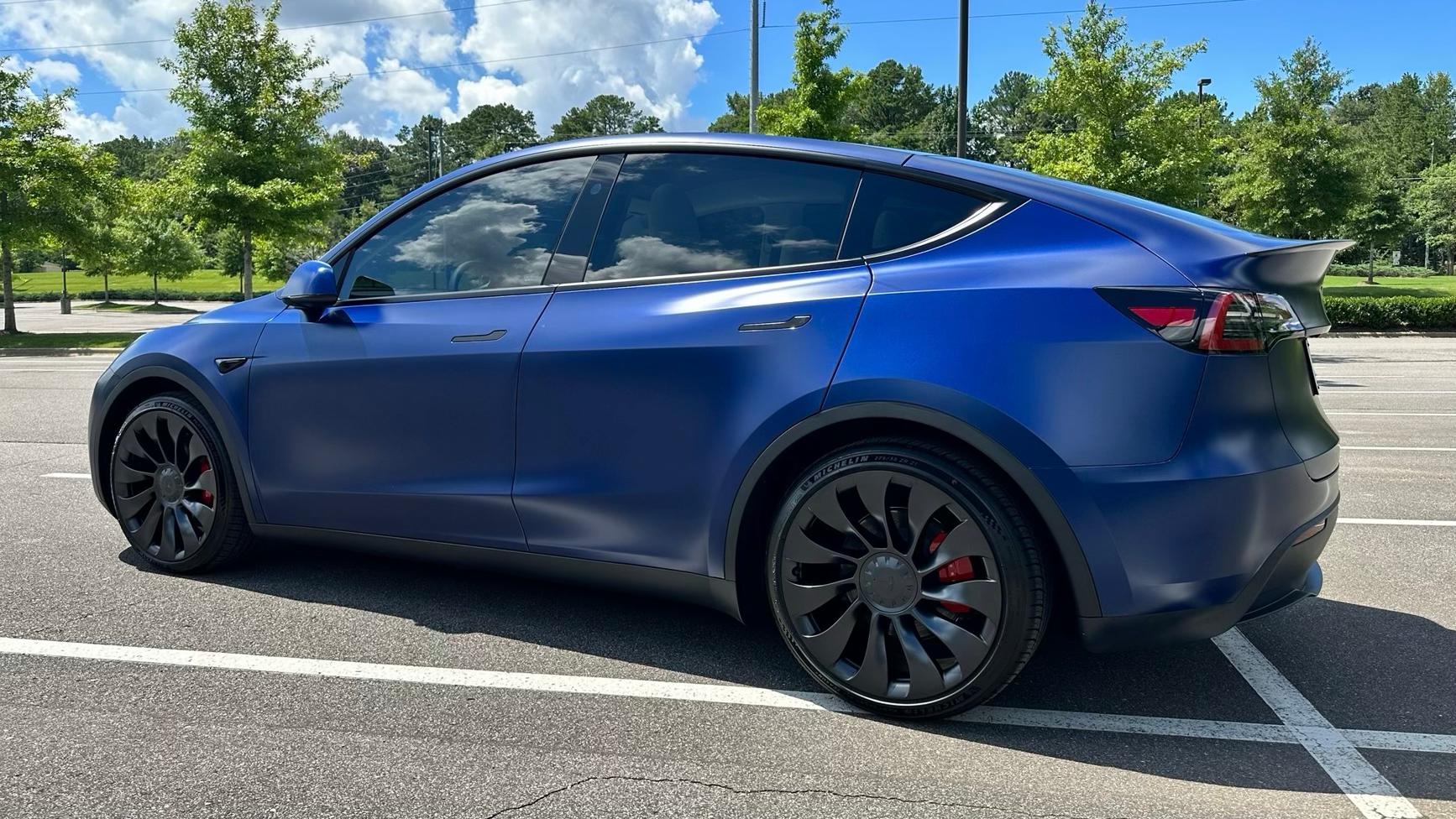 Tesla Model Y 2023 in Northport, AL