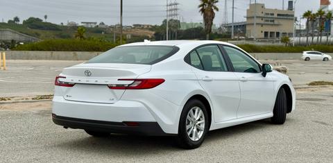Toyota Camry Hybrid 2025