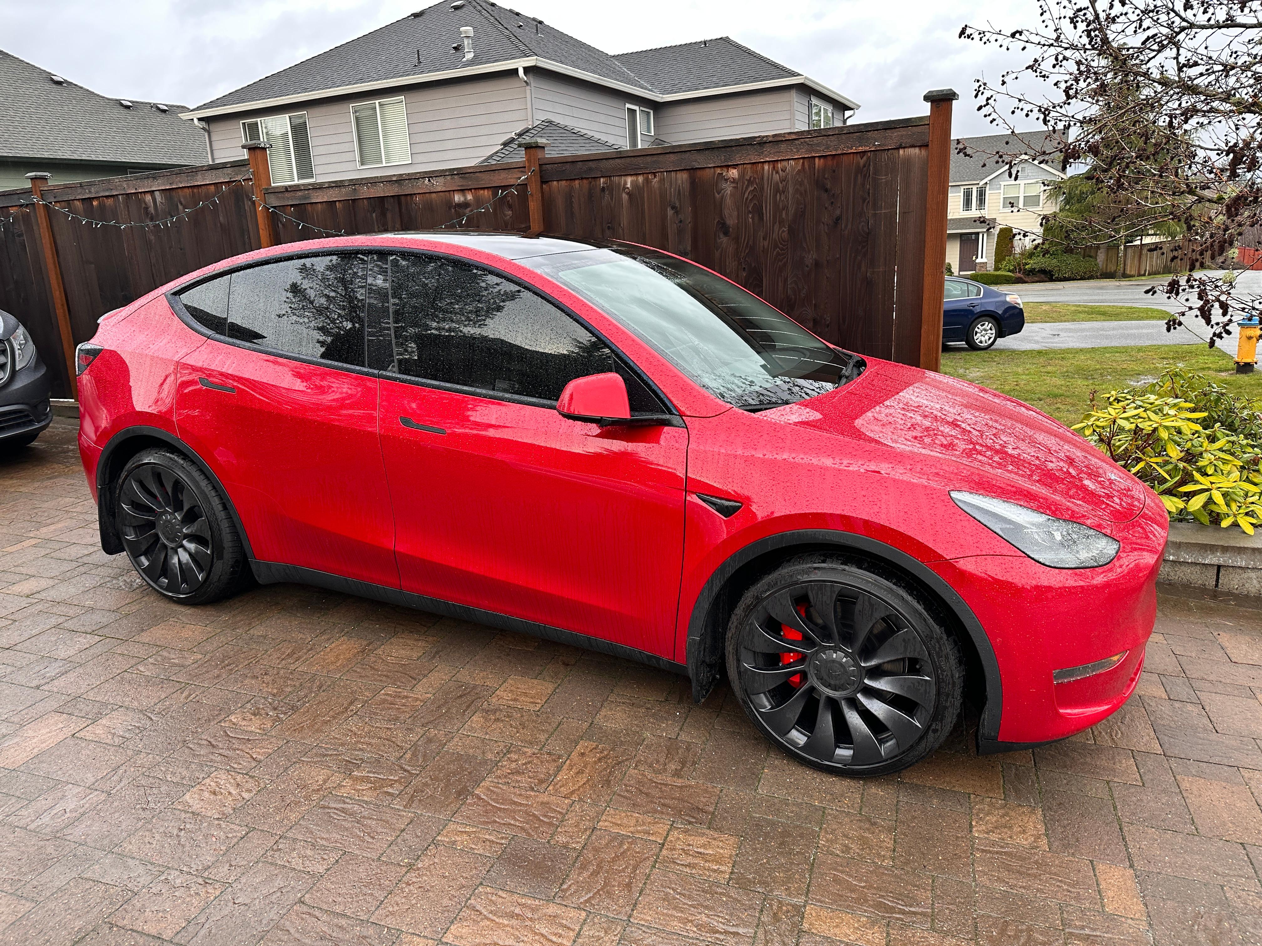 Tesla Model Y 2023 in Covington, WA