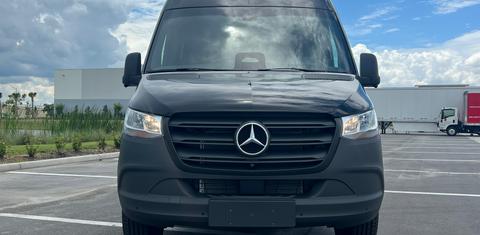 Mercedes-Benz Sprinter 2025
