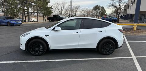 Tesla Model Y 2024
