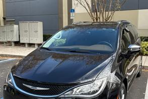 Chrysler Pacifica car