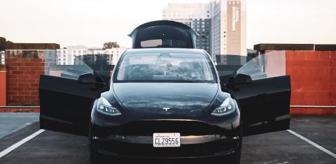 Tesla Model Y 2024