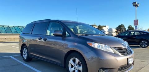 Toyota Sienna 2011