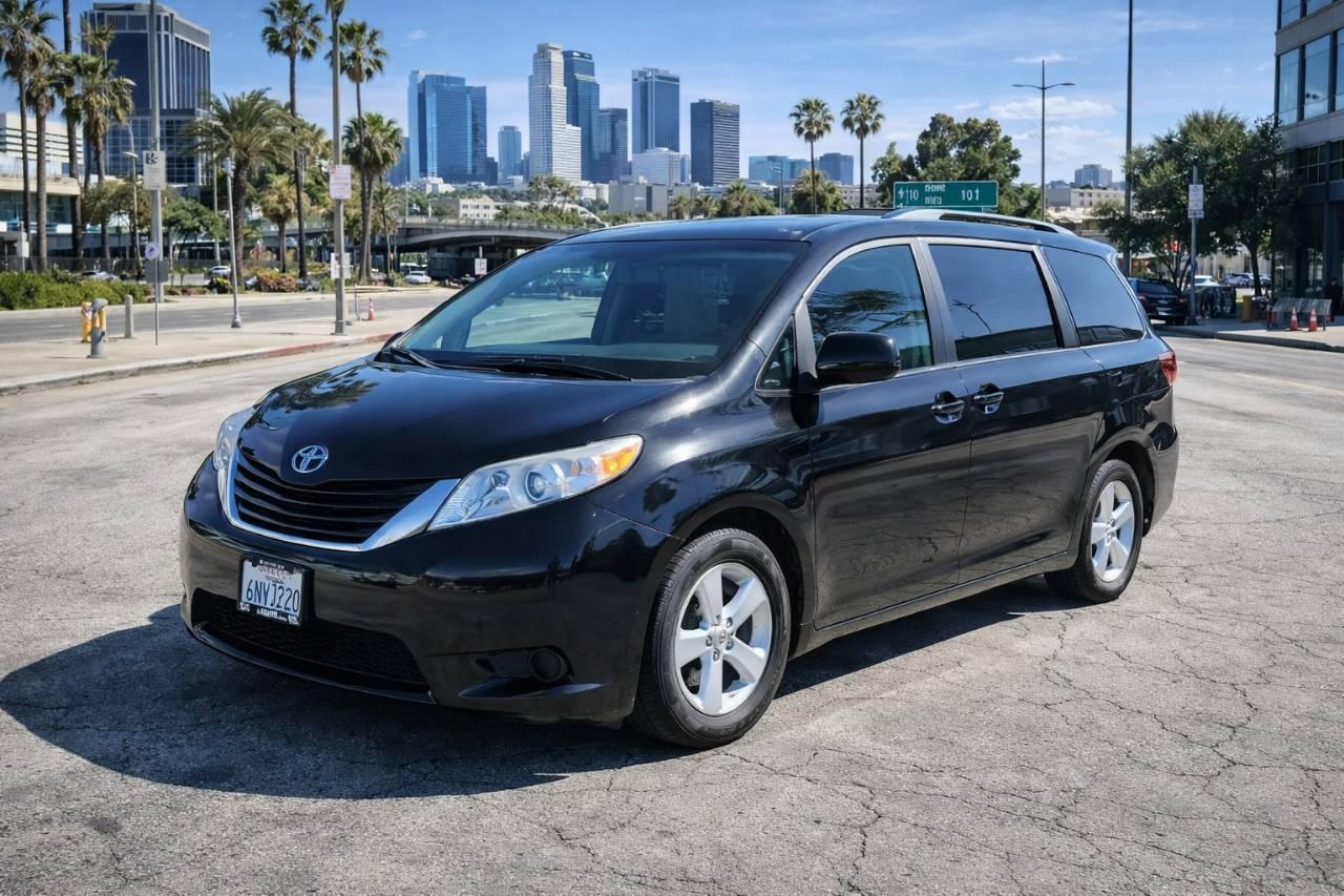 Toyota Sienna 2015 in Inglewood, CA