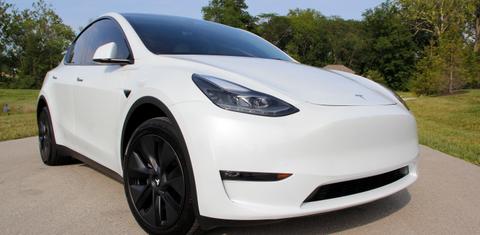 Tesla Model Y 2024