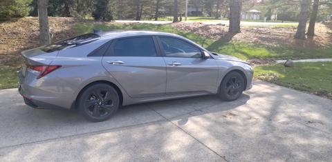 Hyundai Elantra 2022