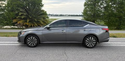Nissan Altima 2024