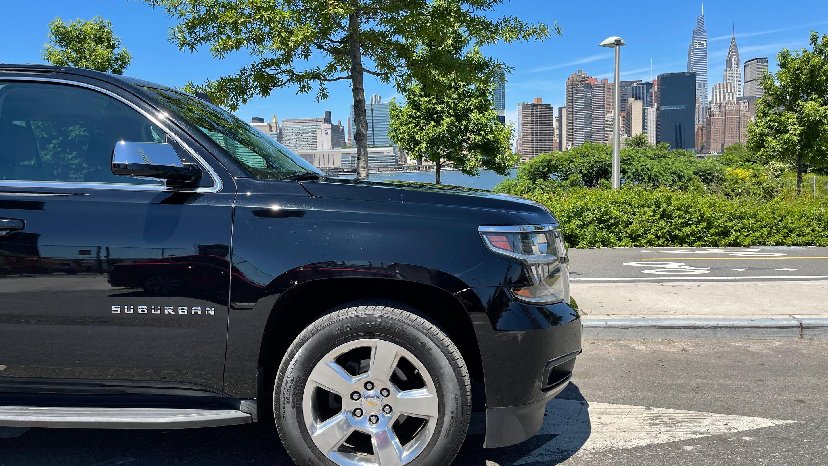 Chevrolet Suburban 2015 in Deer Park, NY