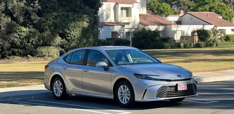 Toyota Camry Hybrid 2025