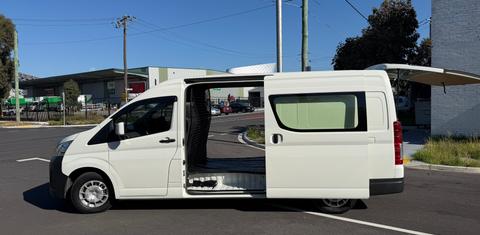 Toyota HIACE 2021