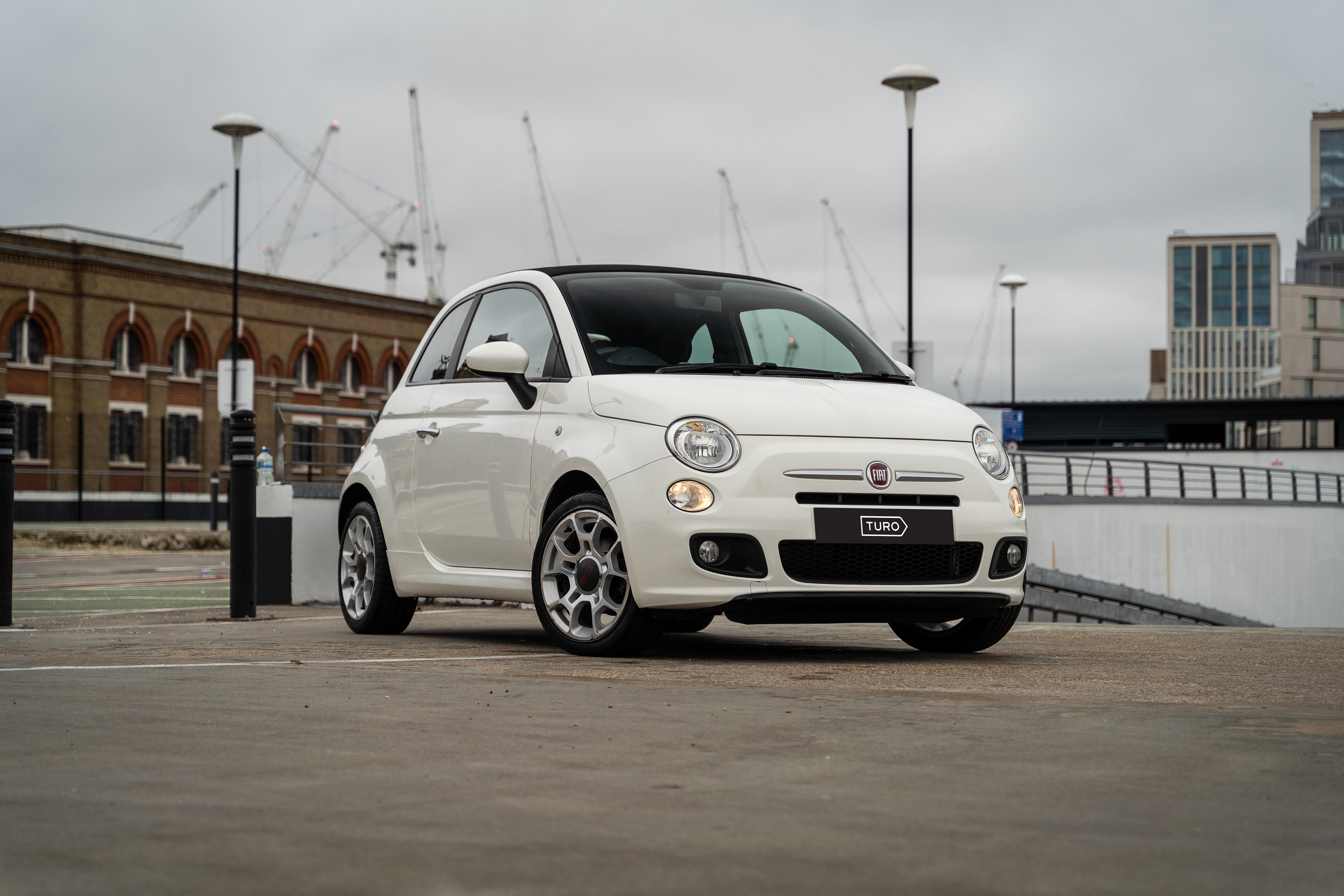FIAT 500C 2015 in London