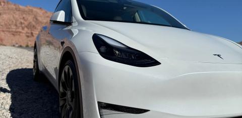 Tesla Model Y 2025