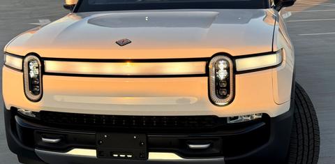 Rivian R1S 2024