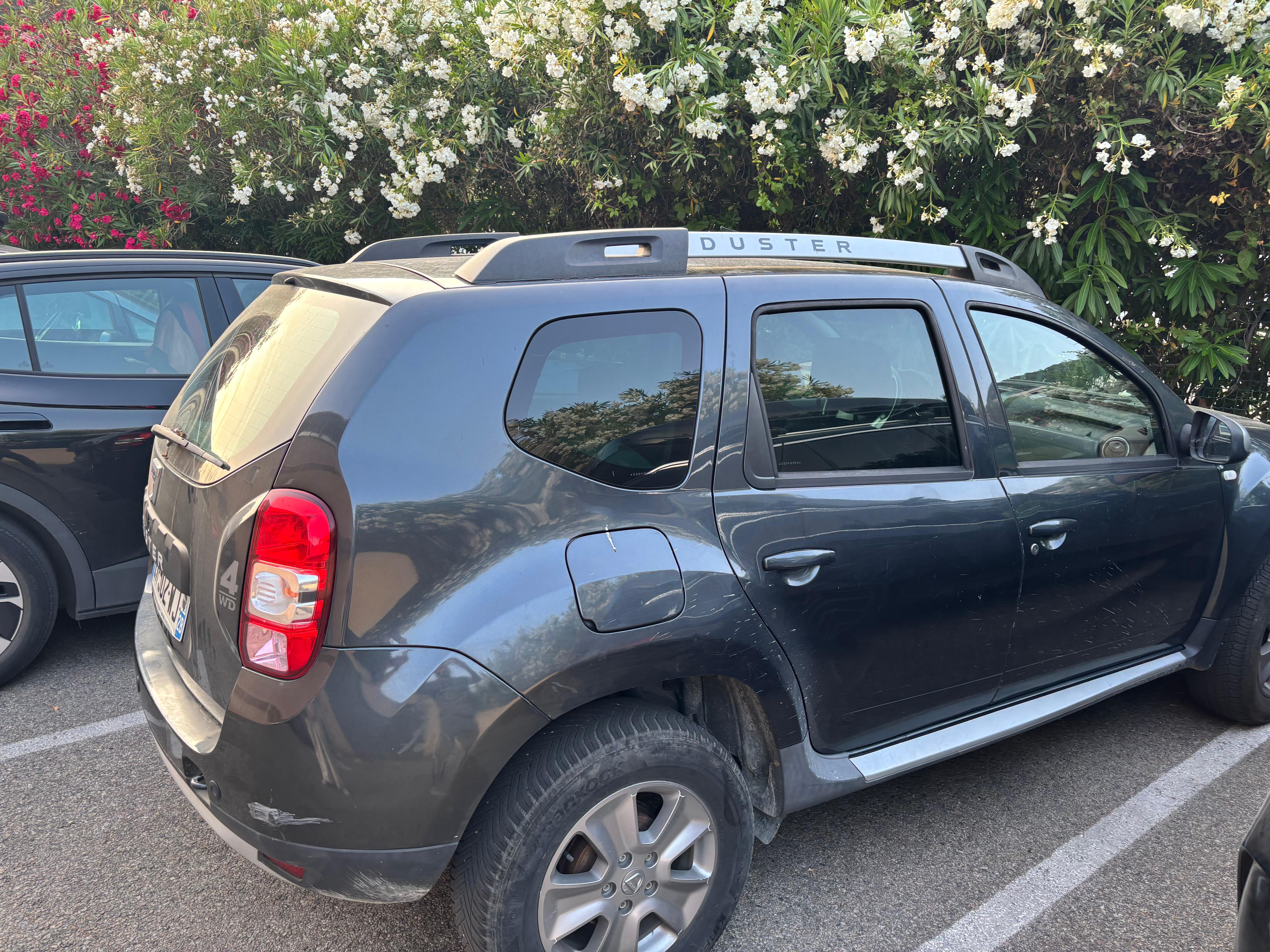 Dacia DUSTER 2015 à Figari
