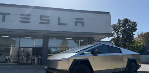 Tesla Cybertruck 2026