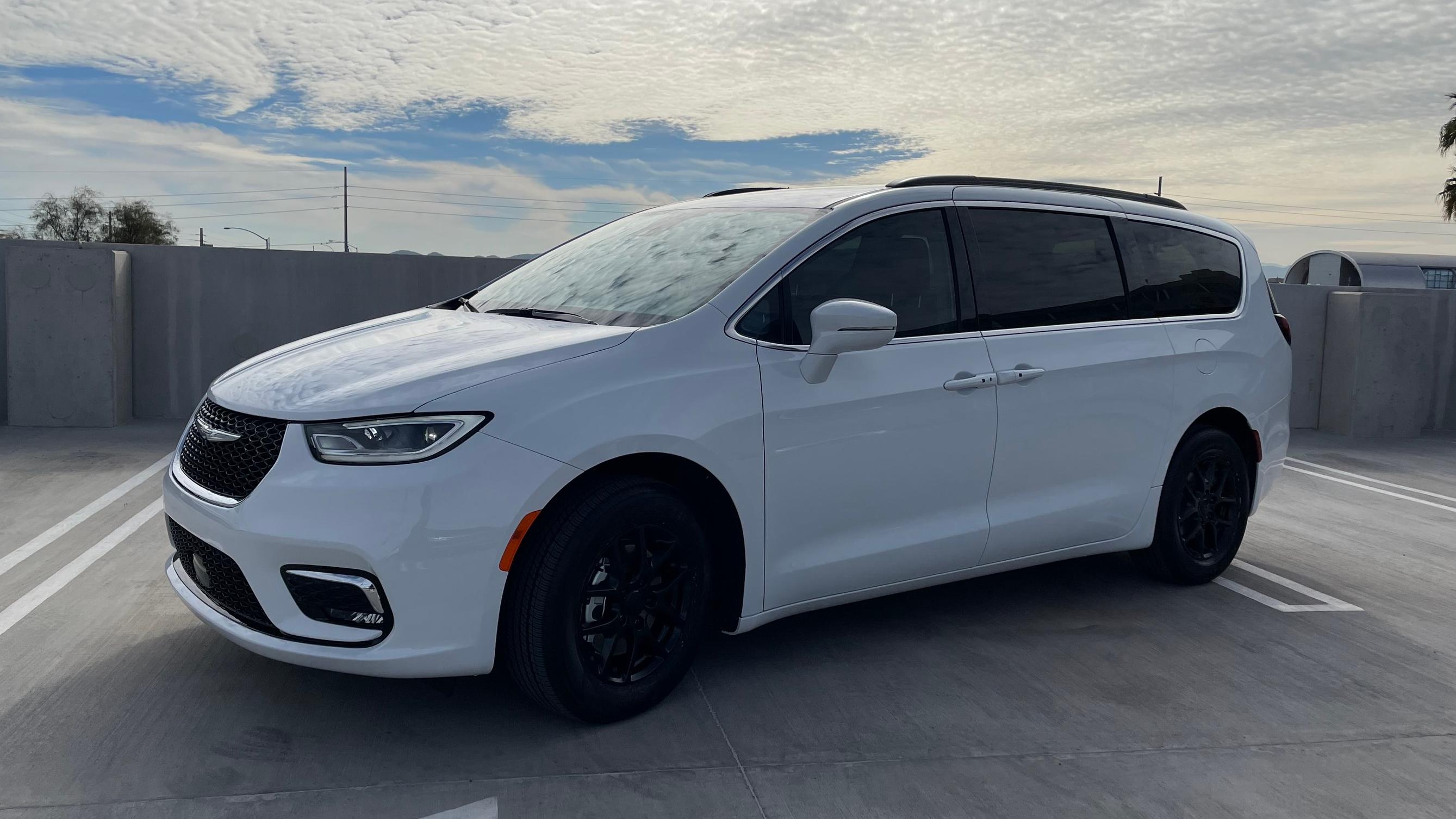 Chrysler Pacifica 2022 in Phoenix, AZ