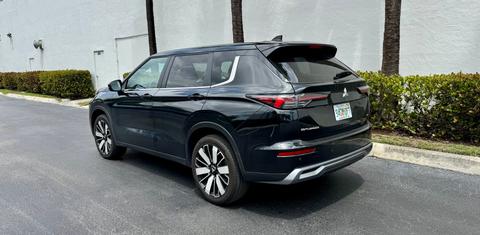 Mitsubishi Outlander 2025