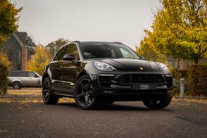 Porsche Macan car