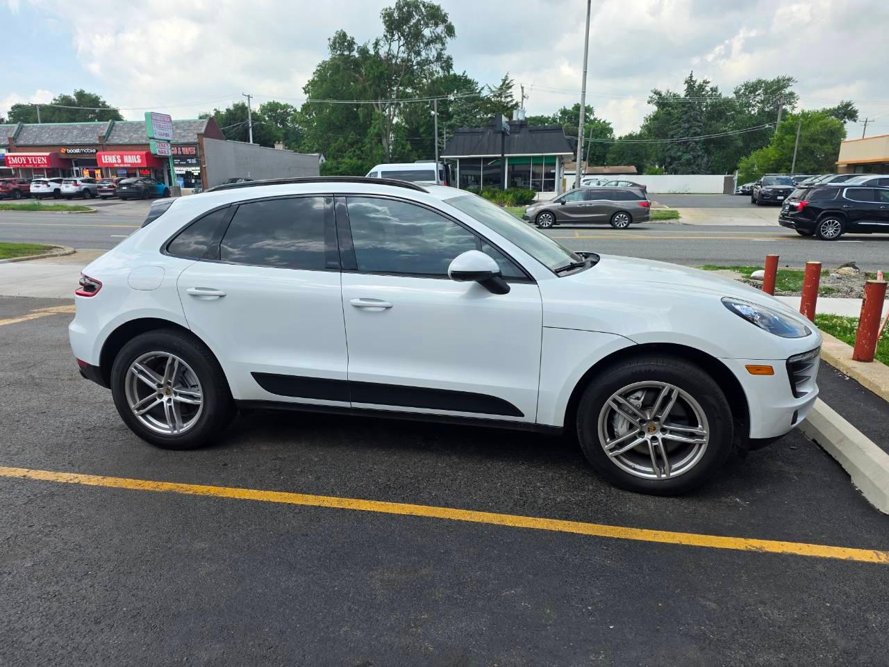 Porsche Macan 2018 in Lyons, IL