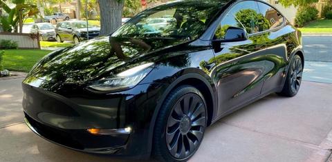 Tesla Model Y 2025