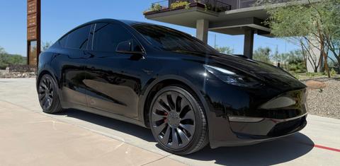 Tesla Model Y 2025