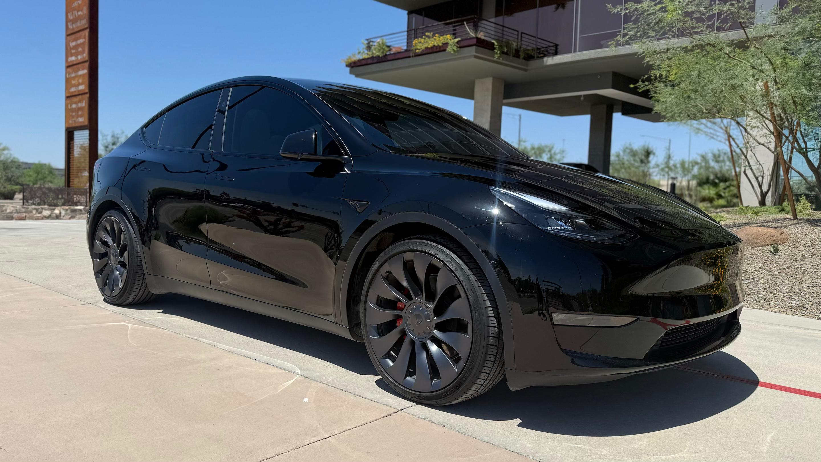 Tesla Model Y 2025 in Scottsdale, AZ