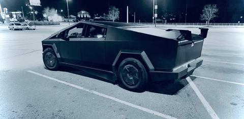 Tesla Cybertruck 2025