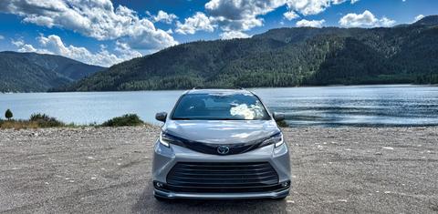 Toyota Sienna 2025