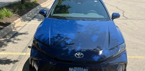 Toyota Camry Hybrid 2026