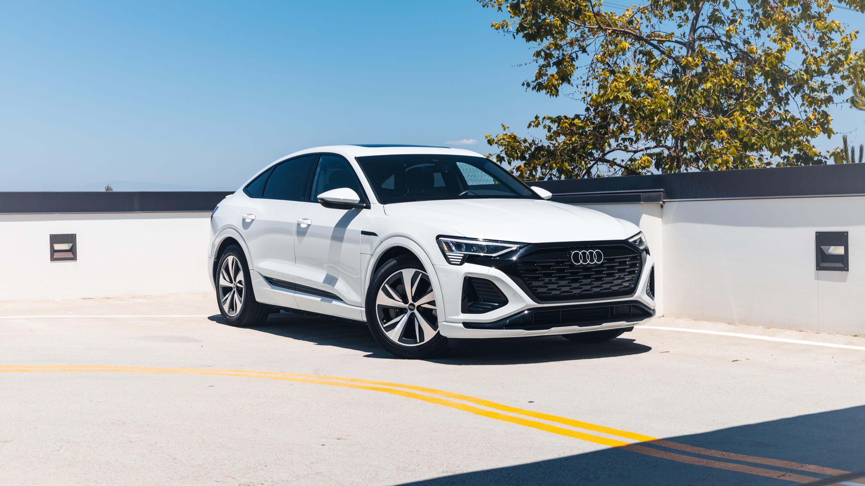 Audi Q8 e-tron 2024 in Lawndale, CA