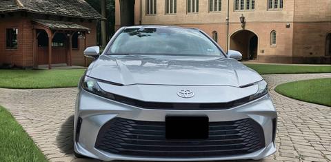 Toyota Camry Hybrid 2025