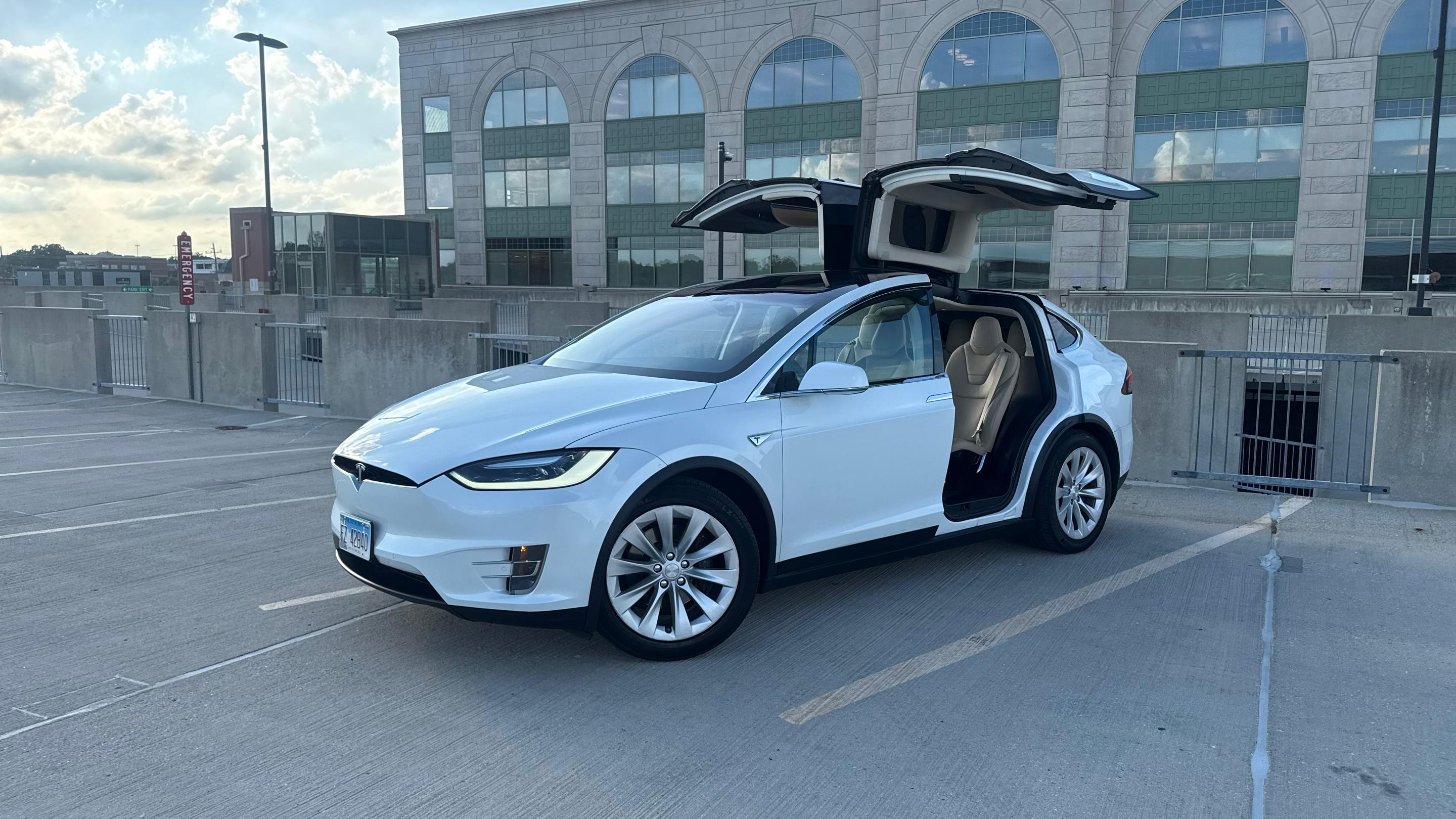 Tesla Model X 2016 in Lisle, IL