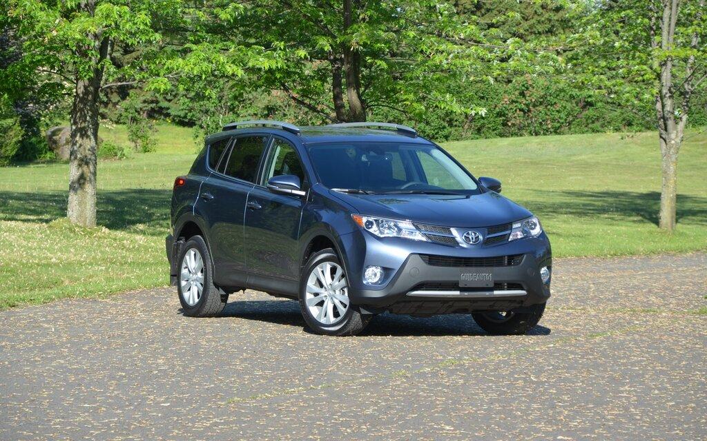 Toyota RAV4 2015 à Longueuil, QC