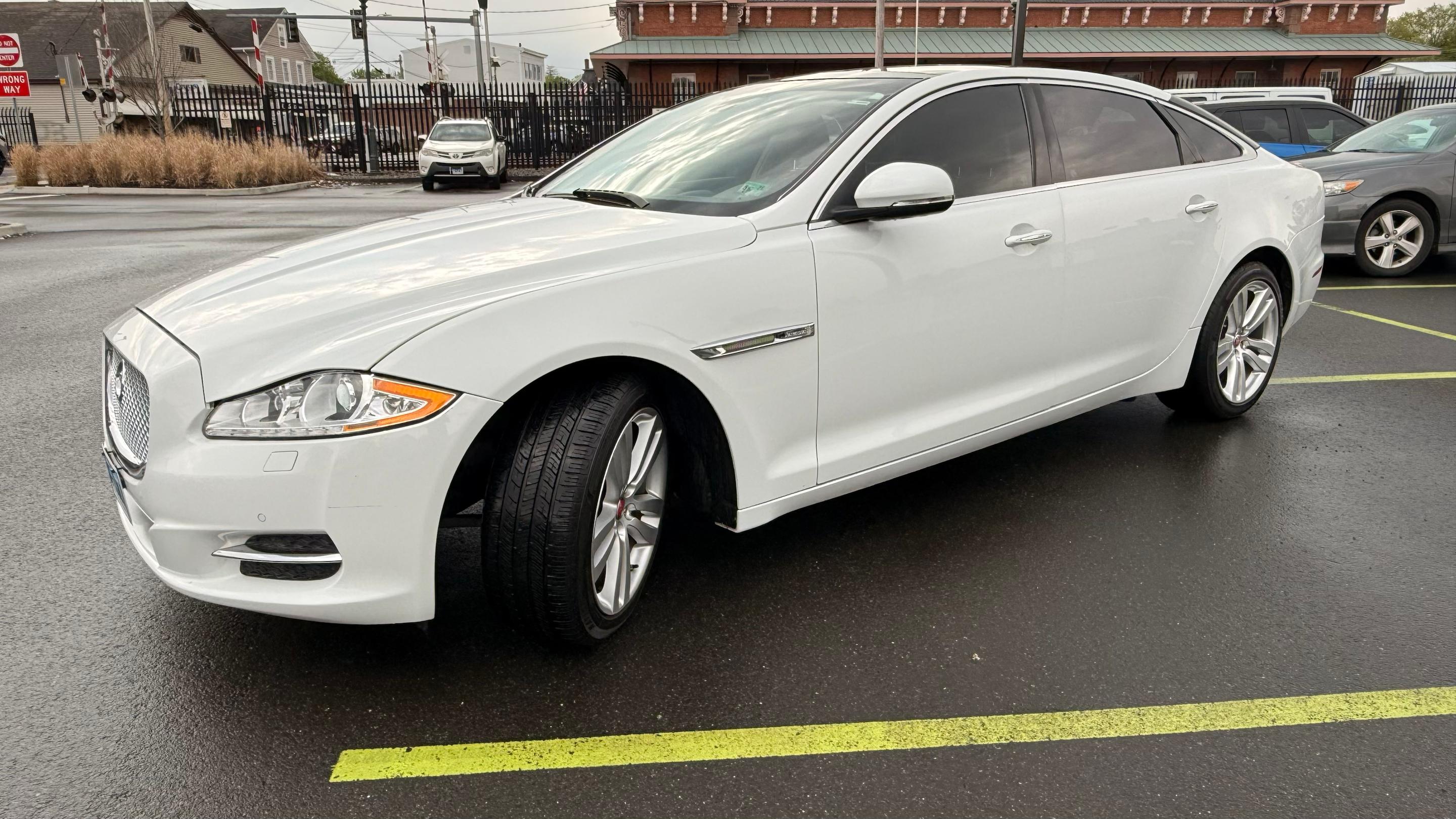 Jaguar XJ 2014 in Wallingford, CT