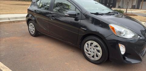 Toyota Prius c 2016