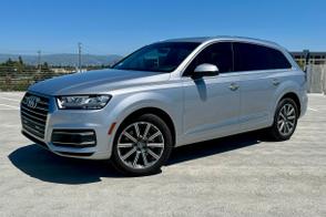 Audi Q7 car