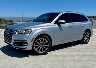 Audi Q7 car