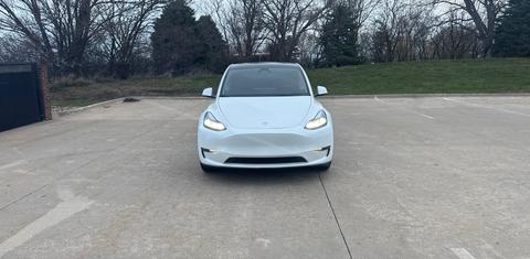 Tesla Model Y 2024
