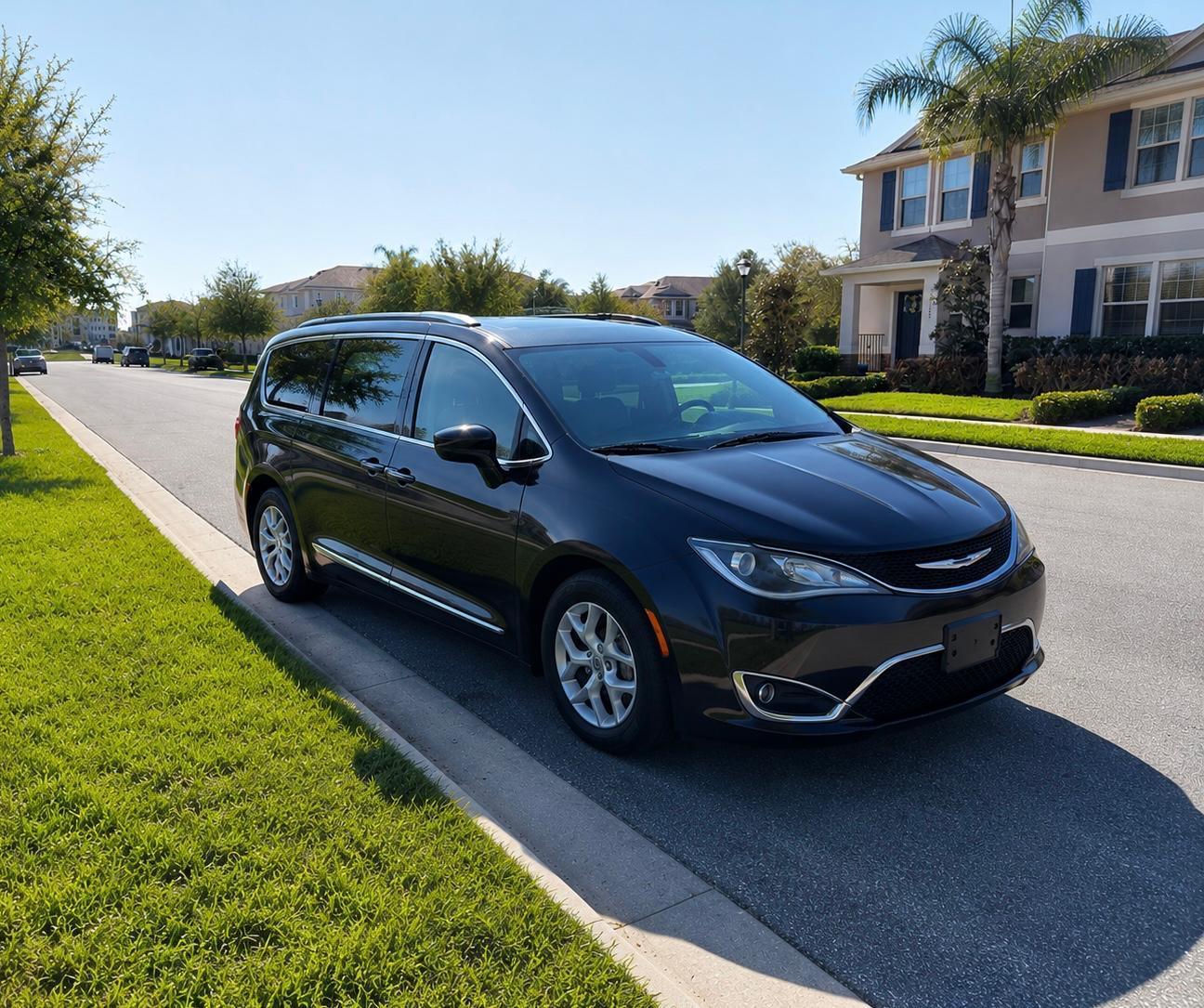 Chrysler Pacifica 2017 in 